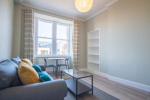 1 bedroom flat to rent, 0936LT – St Leonards Street, Edinburgh, EH8 9RB
