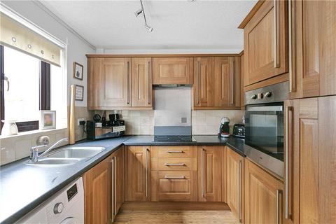 3 bedroom end of terrace house for sale, Stirling Close, London, SW16