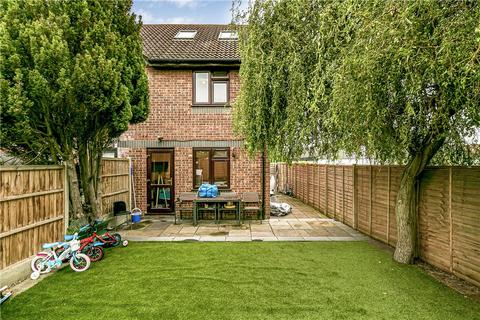 3 bedroom end of terrace house for sale, Stirling Close, London, SW16