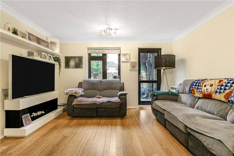 3 bedroom end of terrace house for sale, Stirling Close, London, SW16