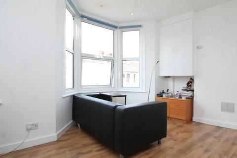 1 bedroom flat to rent, Raleigh Road, Harringey, N8