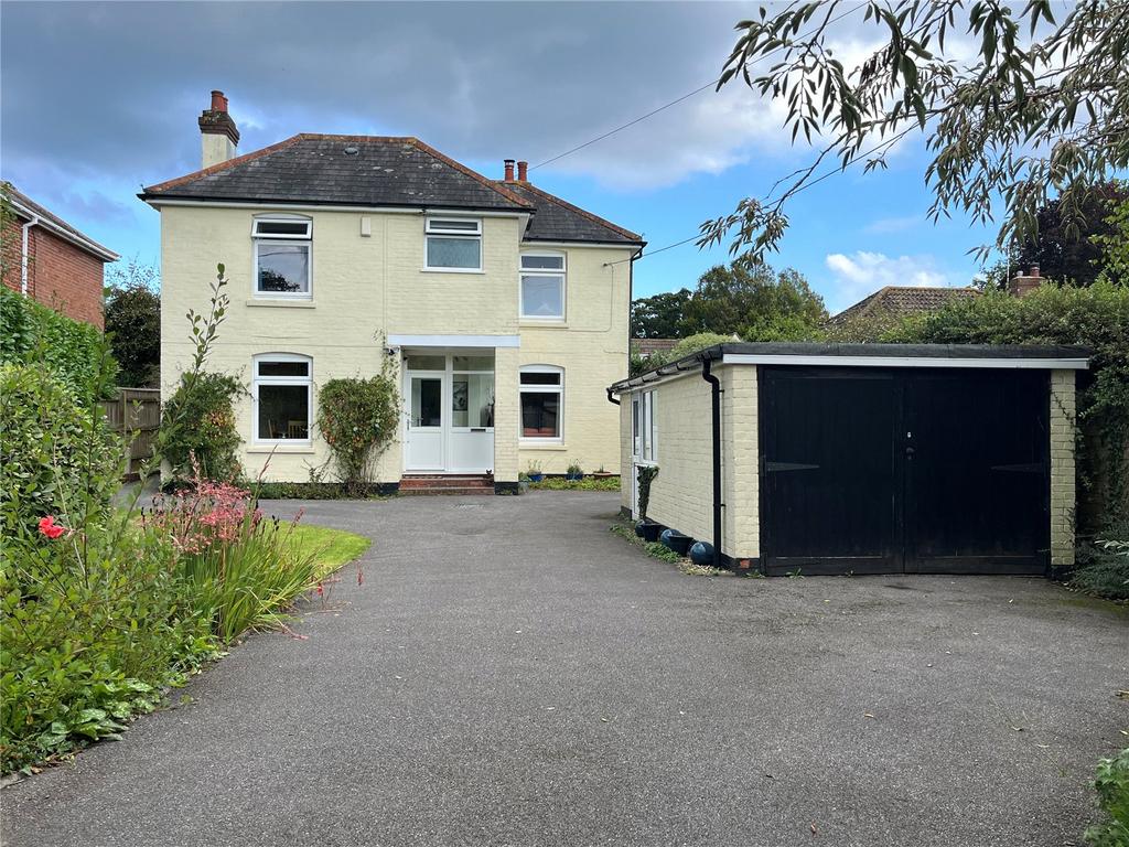 Brighton Road, Sway, Lymington, Hampshire, SO41 3 bed detached house