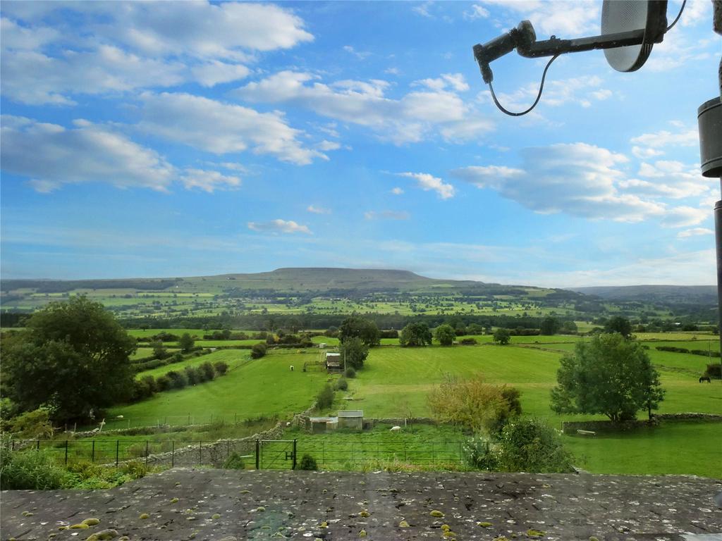 Preston Under Scar, Leyburn, North Yorkshire, DL8 3 bed detached house for sale £425,000