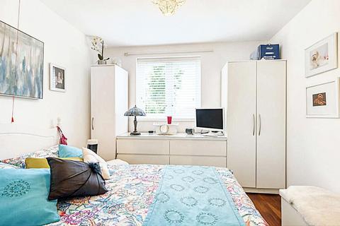 1 bedroom retirement property for sale - Neal Close, Northwood, HA6