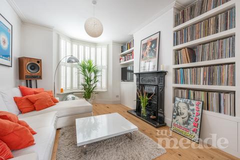 3 bedroom end of terrace house for sale - Winchester Road, Highams Park, E4