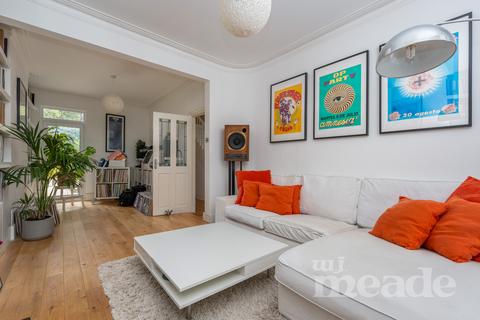 3 bedroom end of terrace house for sale - Winchester Road, Highams Park, E4