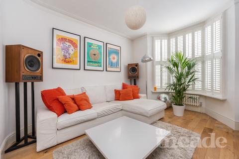 3 bedroom end of terrace house for sale - Winchester Road, Highams Park, E4