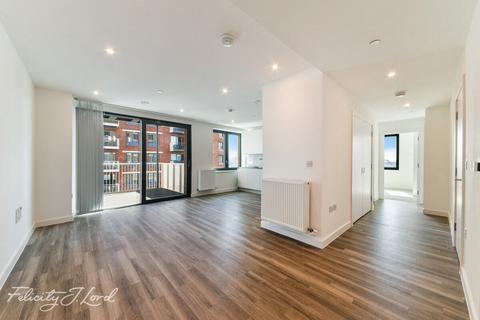3 bedroom apartment for sale - Three Waters, Bow Creek, Gillender Street, London, E3