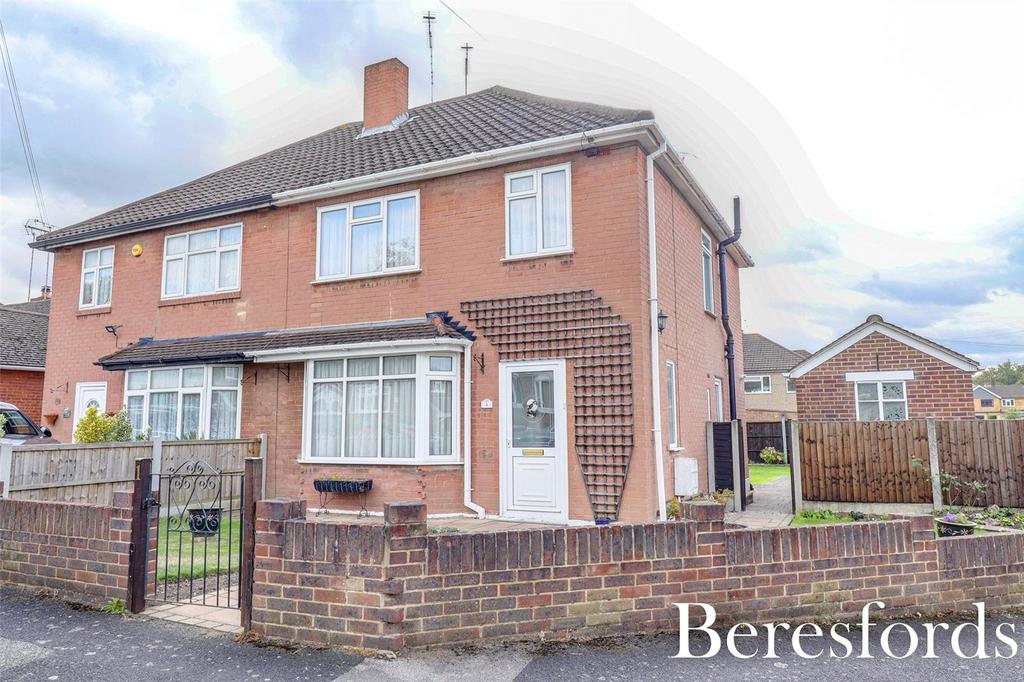 Rushdene Road, Brentwood, CM15 3 bed semidetached house £500,000