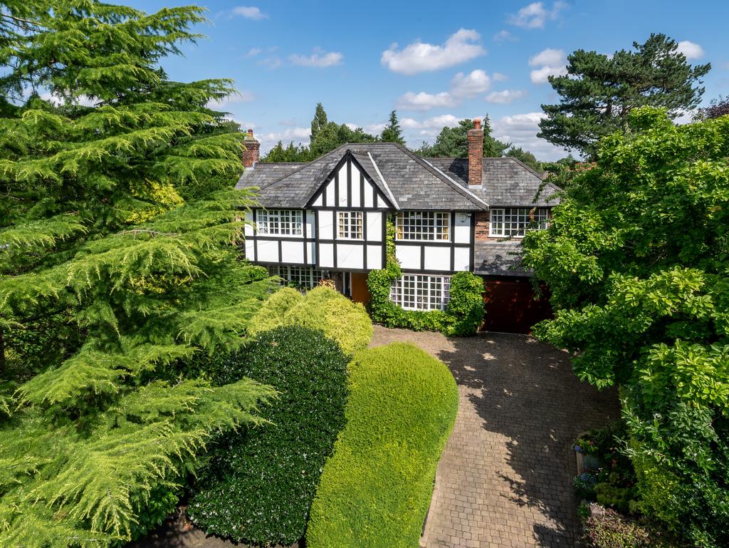 Parkhill Road, Hale, WA15 5 bed detached house for sale £1,575,000