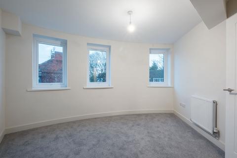 2 bedroom flat to rent, King Street, Cottingham, HU16
