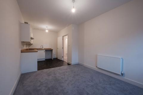 2 bedroom flat to rent, King Street, Cottingham, HU16