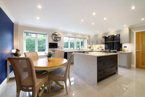 5 bedroom detached house for sale, Blyton Close, Beaconsfield, HP9