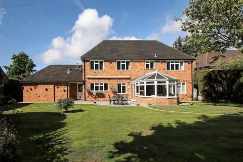 5 bedroom detached house for sale, Blyton Close, Beaconsfield, HP9