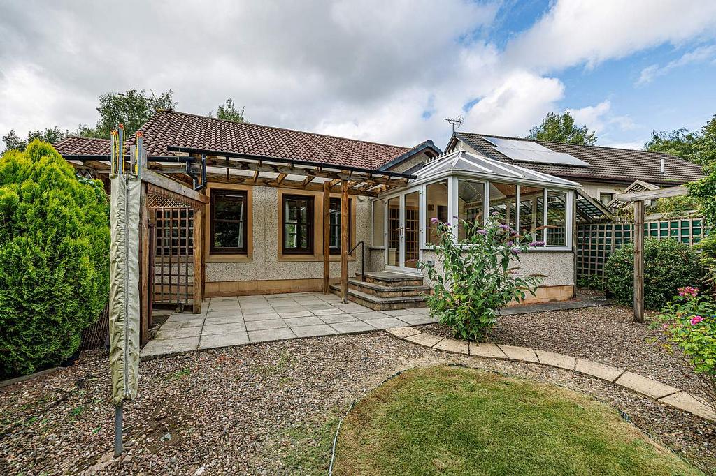 3 Oakbank Road, Earlston TD4 6BL 3 bed detached bungalow for sale £