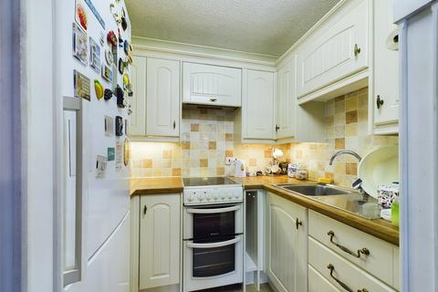 1 bedroom apartment for sale, Queens Park West Drive, Bournemouth, BH8