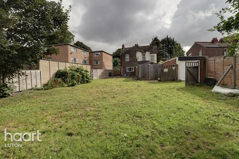 6 bedroom semi-detached house for sale - New Bedford Road, Luton