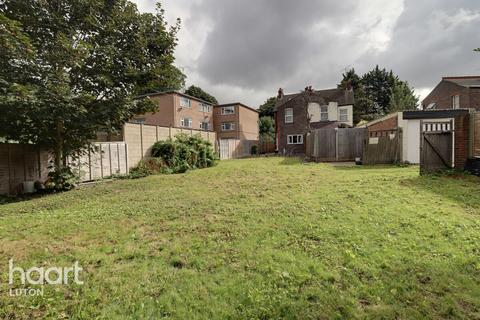 6 bedroom semi-detached house for sale - New Bedford Road, Luton