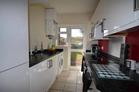 40 Radcliffe Road, Harrow, HA3 7QB