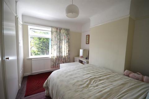 40 Radcliffe Road, Harrow, HA3 7QB