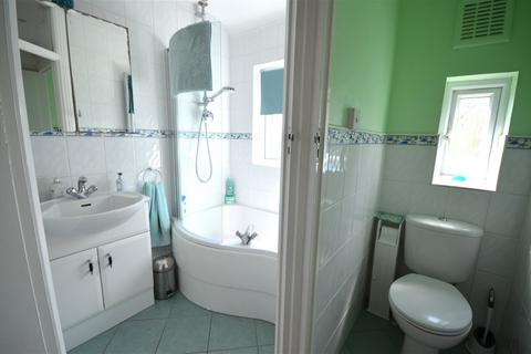 40 Radcliffe Road, Harrow, HA3 7QB