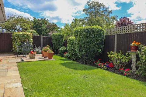 6 Elm Road, Alresford, SO24 9JX