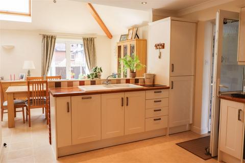 6 Elm Road, Alresford, SO24 9JX
