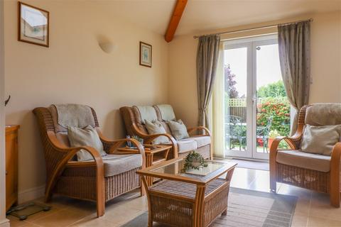 6 Elm Road, Alresford, SO24 9JX