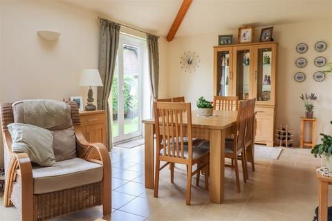 6 Elm Road, Alresford, SO24 9JX