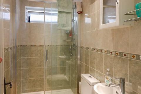 6 Elm Road, Alresford, SO24 9JX