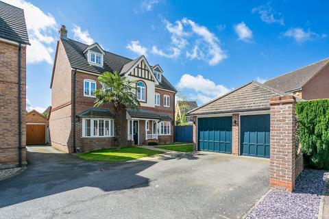 5 bedroom detached house to rent, Dowding Way, Leavesden, Watford, Hertfordshire, WD25