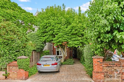 99 Deodar Road, London, SW15 2NU