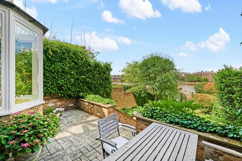 99 Deodar Road, London, SW15 2NU
