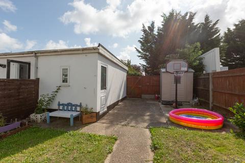 3 bedroom end of terrace house for sale, Canterbury Road, Birchington, CT7