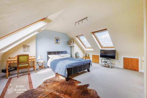 23 Kingfield Road, London, W5 1LD