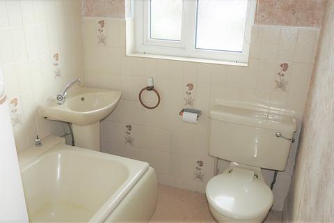 105 Stoneleigh Avenue, Worcester Park, KT4 8XZ