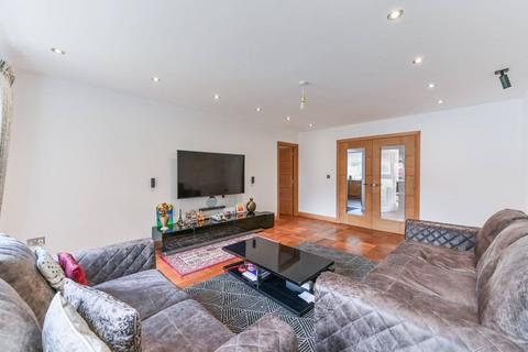 4 bedroom detached house for sale - Merewood Close, Bickley, Bromley, BR1