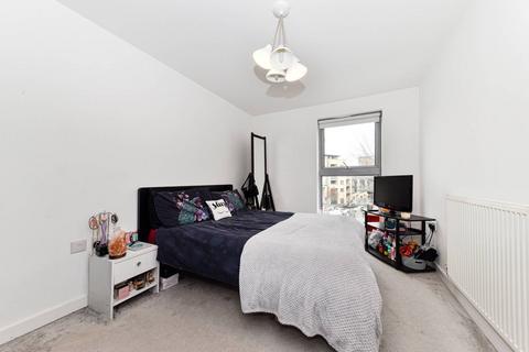 2 bedroom flat for sale, Ascot House, Poplar, London, E14