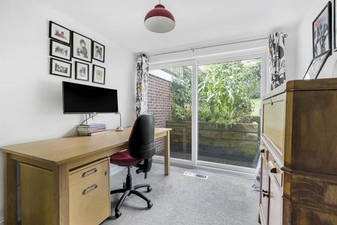 9 Meadow View, Marlow, SL7 3PA