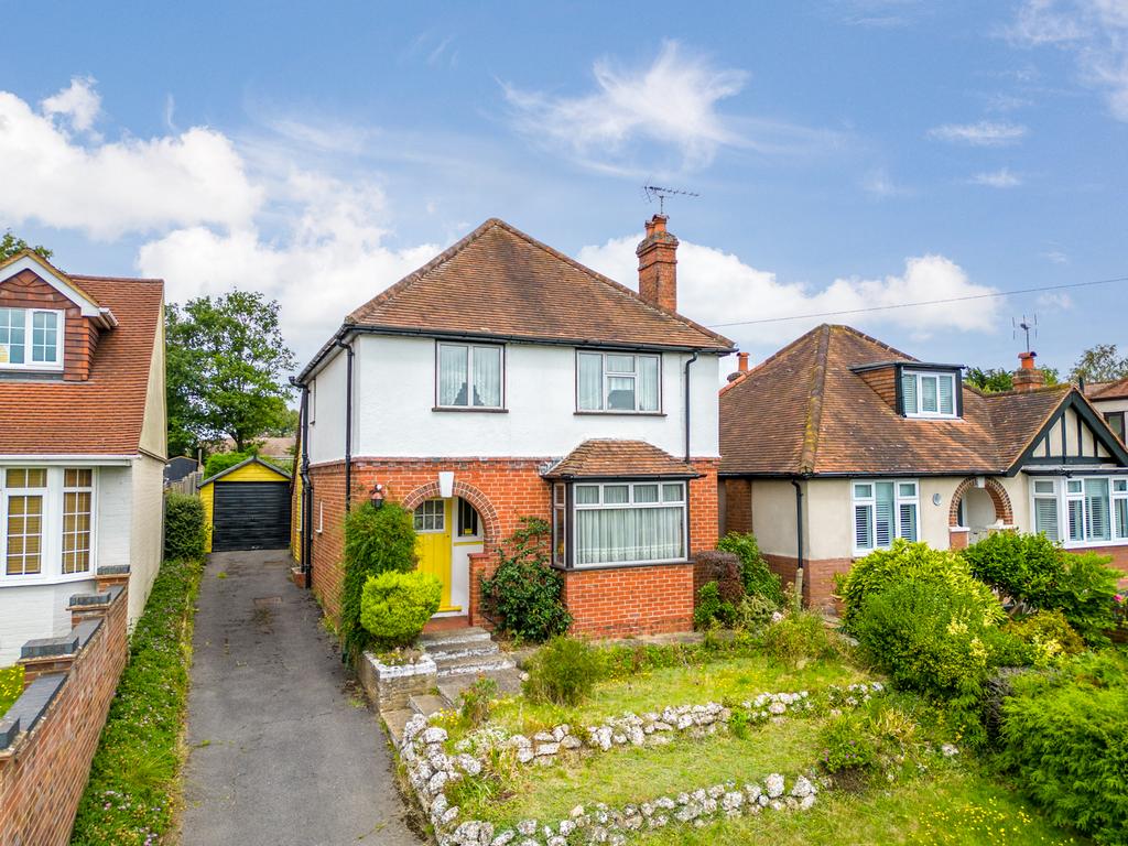 Wokingham Road, Earley, Reading, RG6 7EL 3 bed detached house for sale