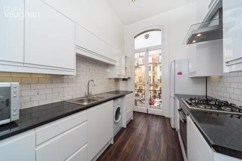 2 bedroom flat to rent, First Avenue, Hove, BN3