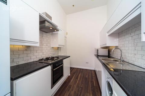 2 bedroom flat to rent, First Avenue, Hove, BN3