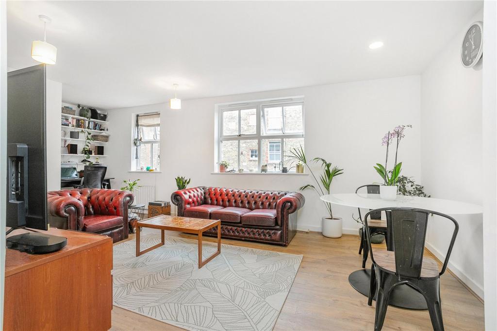 Apartment in London, Lower Clapton, Clapton - View 3