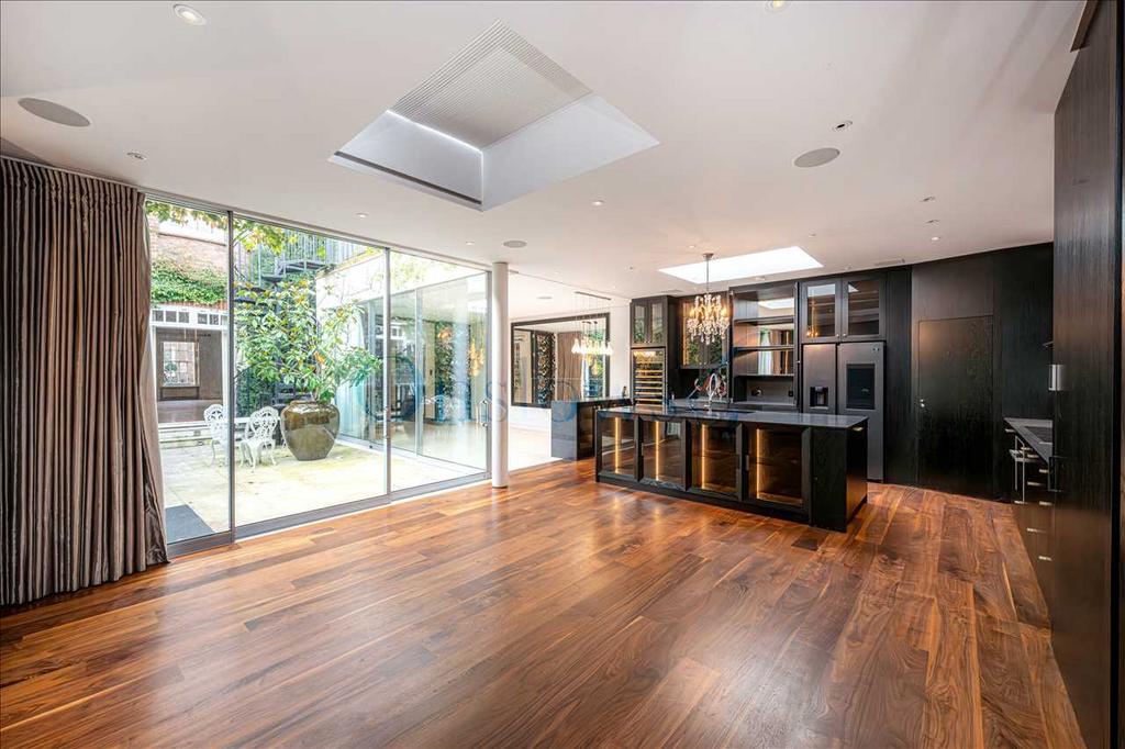 Kitchen/Lounge