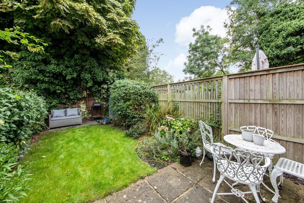 Gainsborough Mews, Panmure Road, Sydenham, London, SE26 2 bed house for