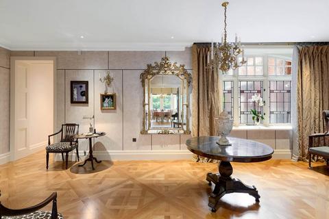 4 bedroom flat for sale, York House Place, Kensington, London