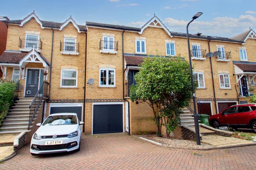 Lynwood Road, Thames Ditton, KT7 4 bed townhouse for sale £895,000