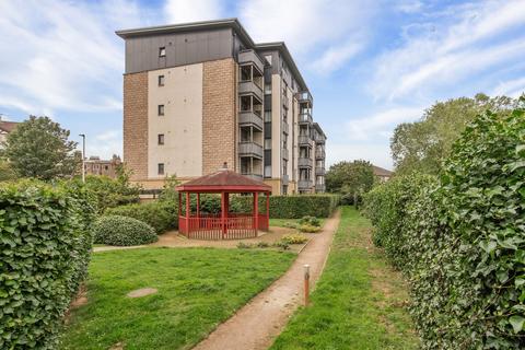 Flat 3, 3 Thorntreeside, Edinburgh, EH6 8FE