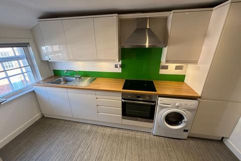 2 bedroom flat to rent, Railway Street, Beverley, East Riding of Yorkshire, HU17