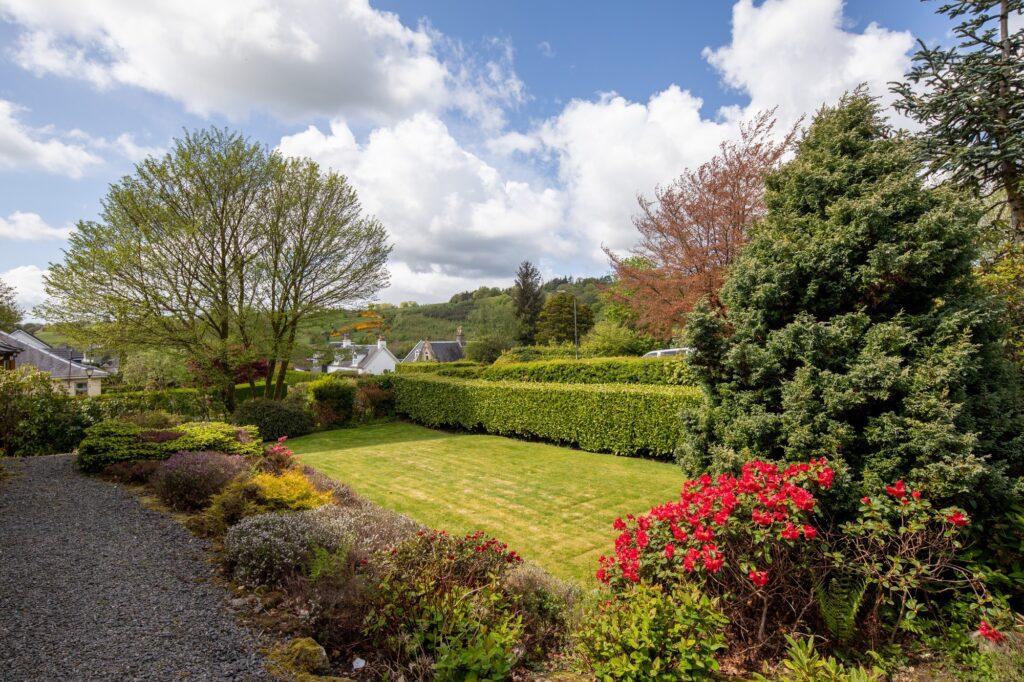 Trees, Neilston Road, Uplawmoor 3 bed detached bungalow £359,000